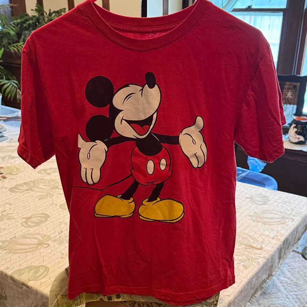 Disney Mickey Mouse Graphic T-Shirt Red Heather Short Sleeve‎ Crew Neck Medium